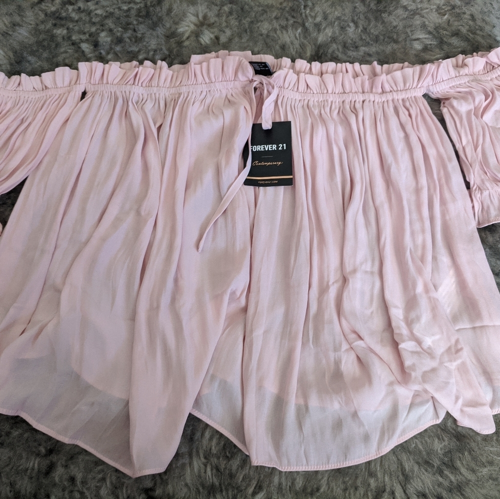 BNWT Off The Shoulder Blouse